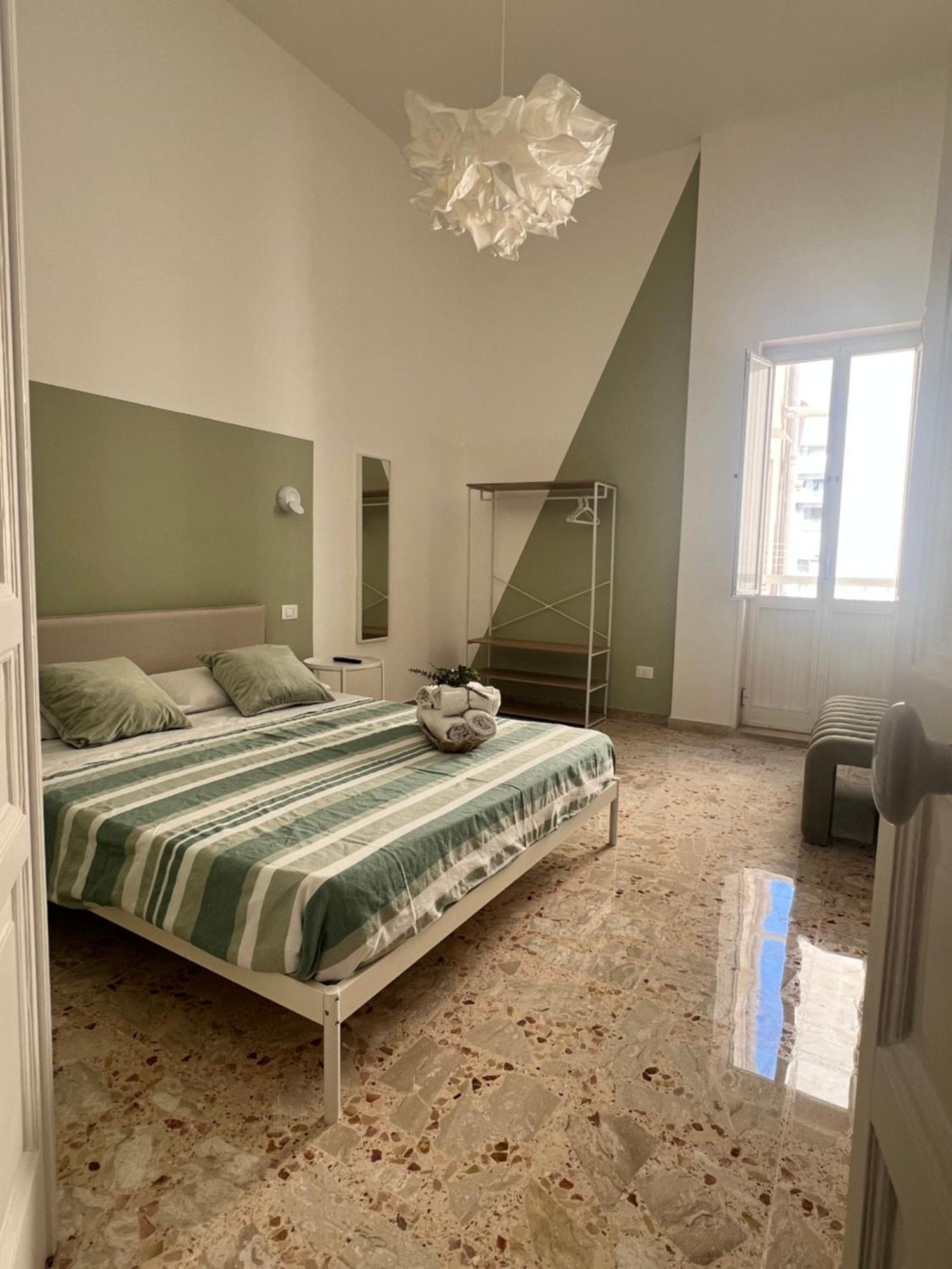 Lucky Corner - Elegant Stay Taranto Eksteriør bilde