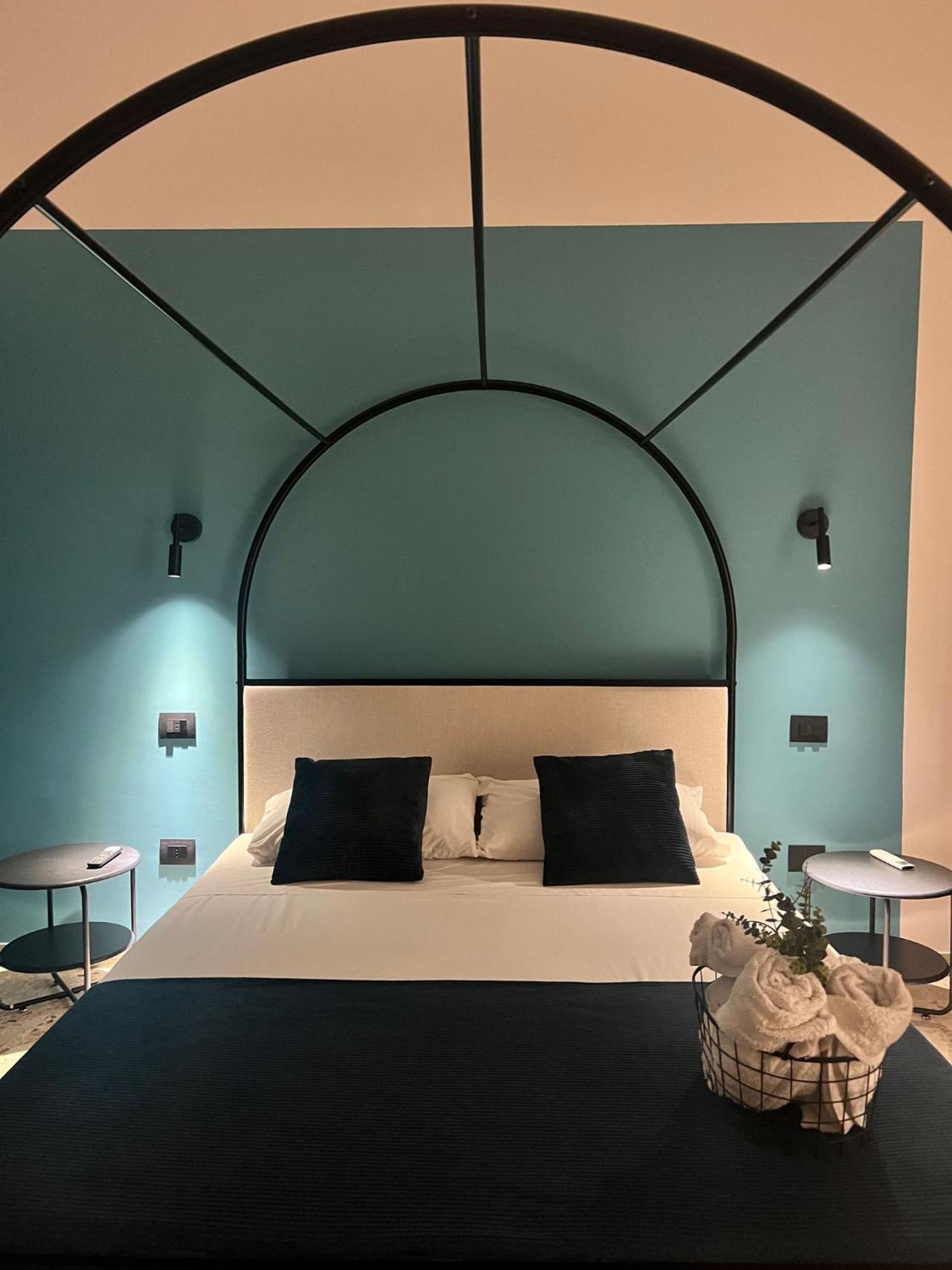 Lucky Corner - Elegant Stay Taranto Eksteriør bilde